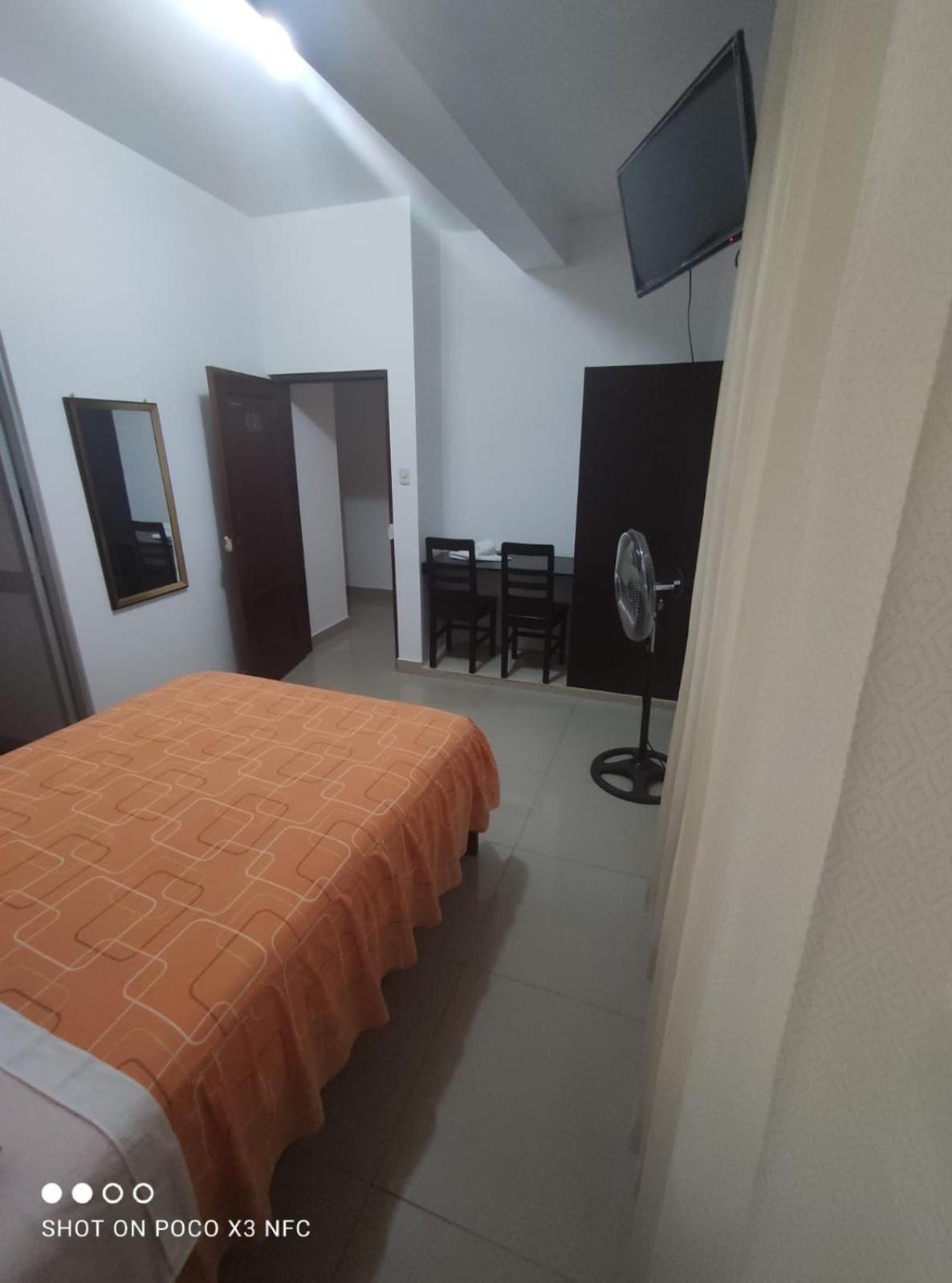 Hospedaje Renzo Tarapoto Exteriör bild