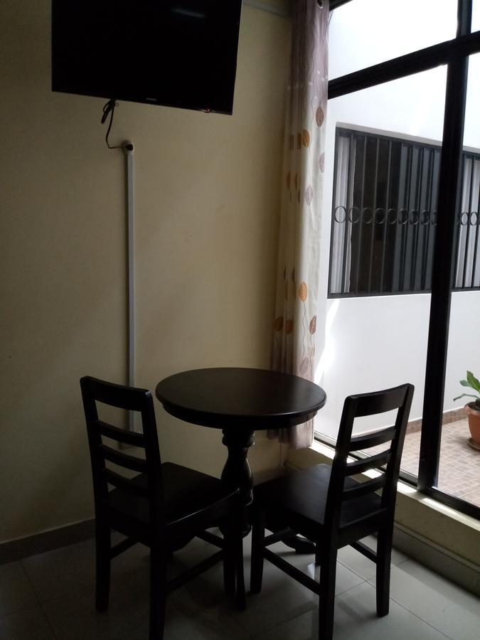 Hospedaje Renzo Tarapoto Exteriör bild