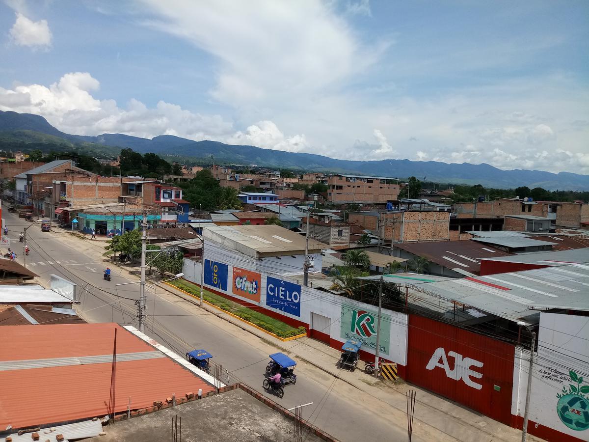 Hospedaje Renzo Tarapoto Exteriör bild